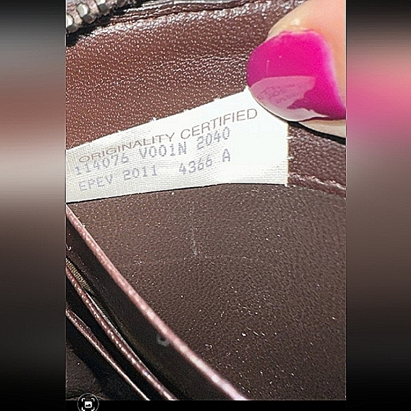 BOTTEGA VENETA BROWN ZIP LEATHER WALLET SILVER HARDWARE EUC - Picture 11 of 15